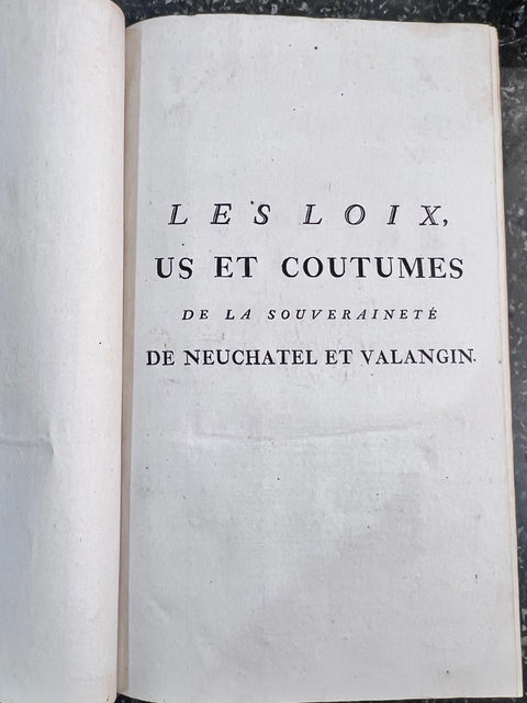 LOIX ET COUTUMES DE NEUCHATEL